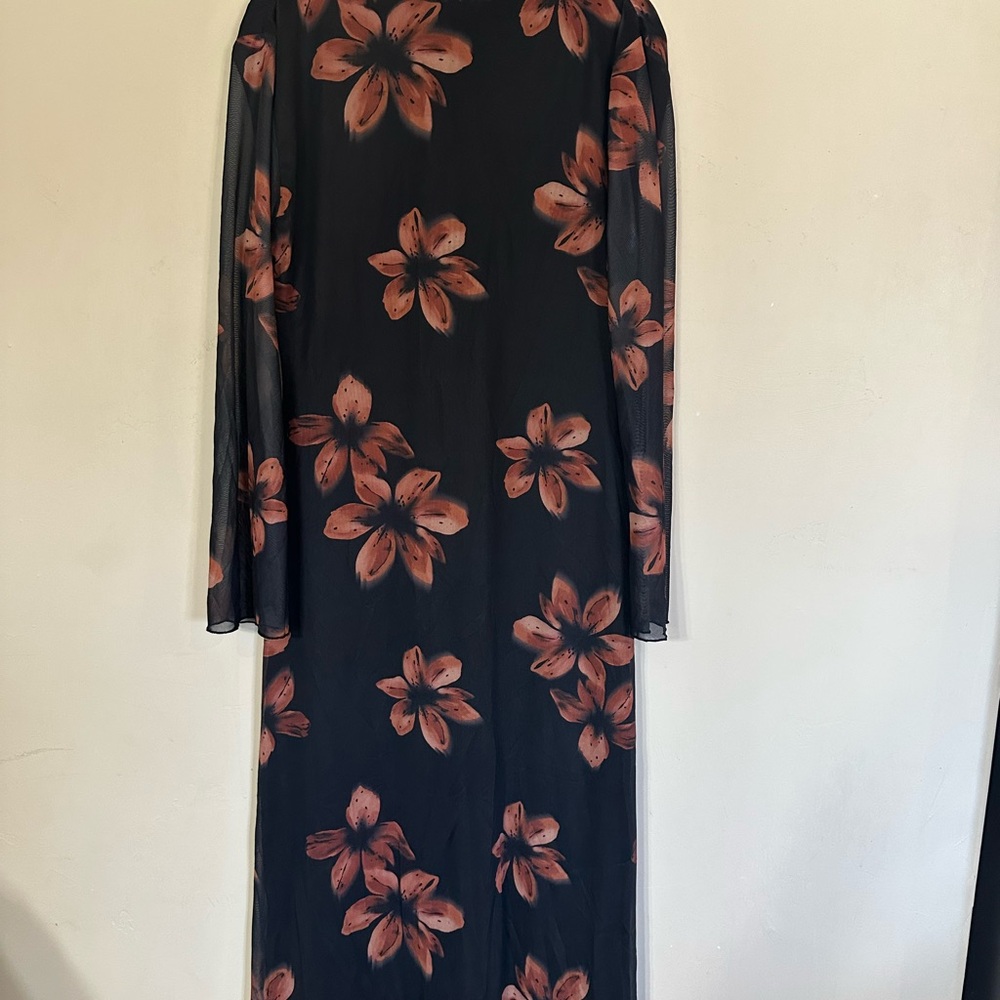 Cupshe Black Dress‎ with Brown Floral Pattern - Picture 3 of 6
